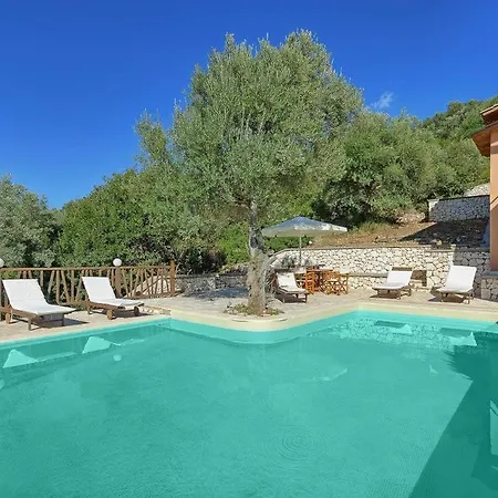 Villa Sleeps 6 Pool Air Con Wifi
