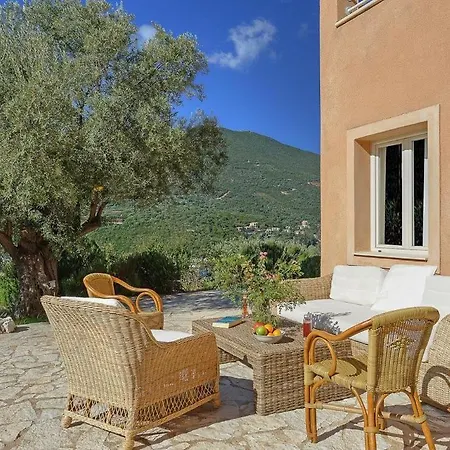 Sleeps 6 Pool Air Con Wifi *