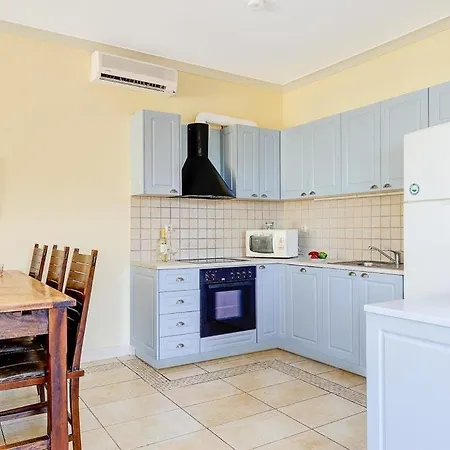 Sleeps 6 Pool Air Con Wifi *