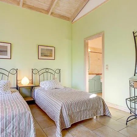 Sleeps 6 Pool Air Con Wifi Villa